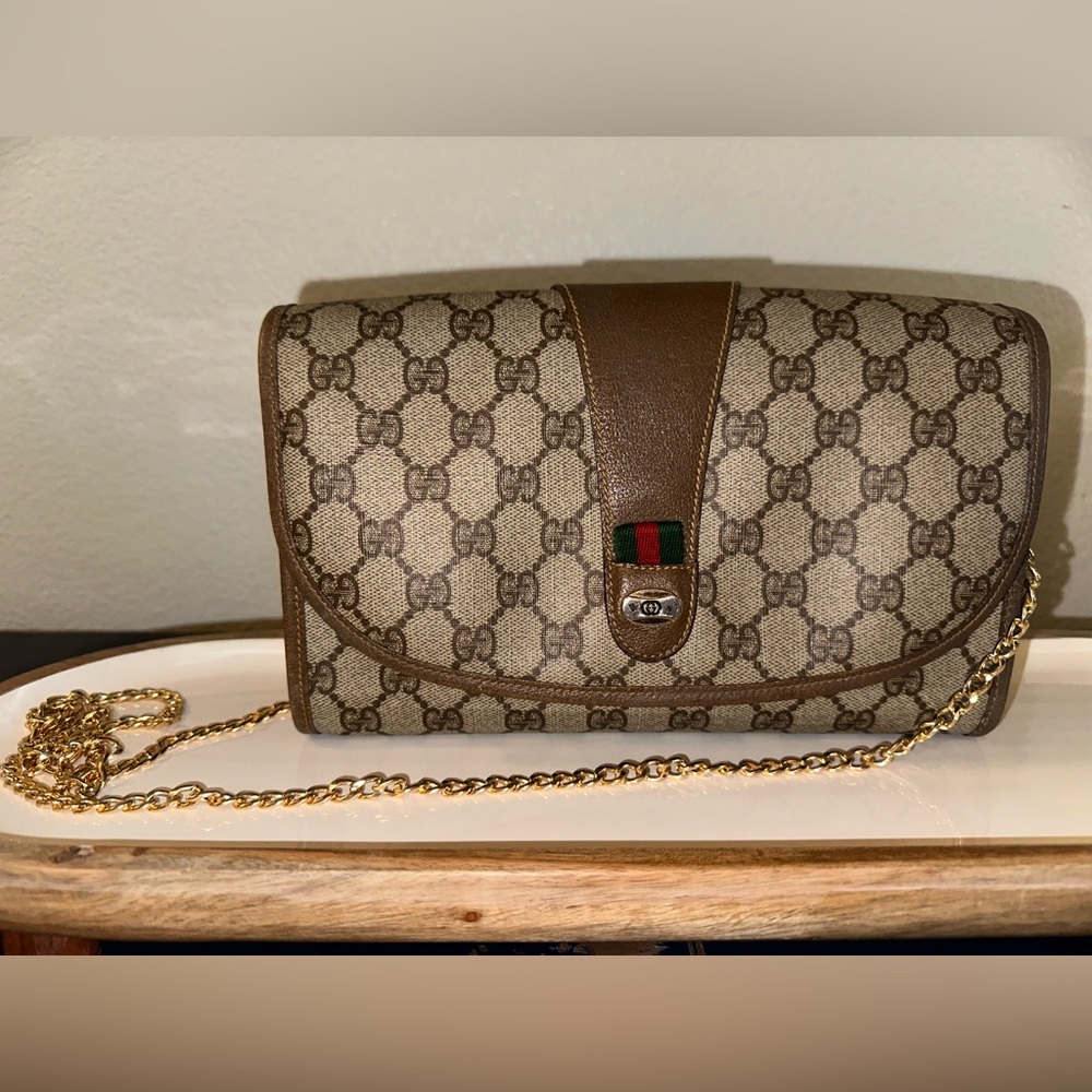 SOLD
Gucci Sherryline Clutch